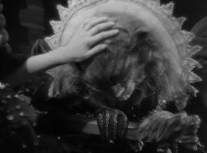 La belle et la bete Josette Day strokes Jean Marais